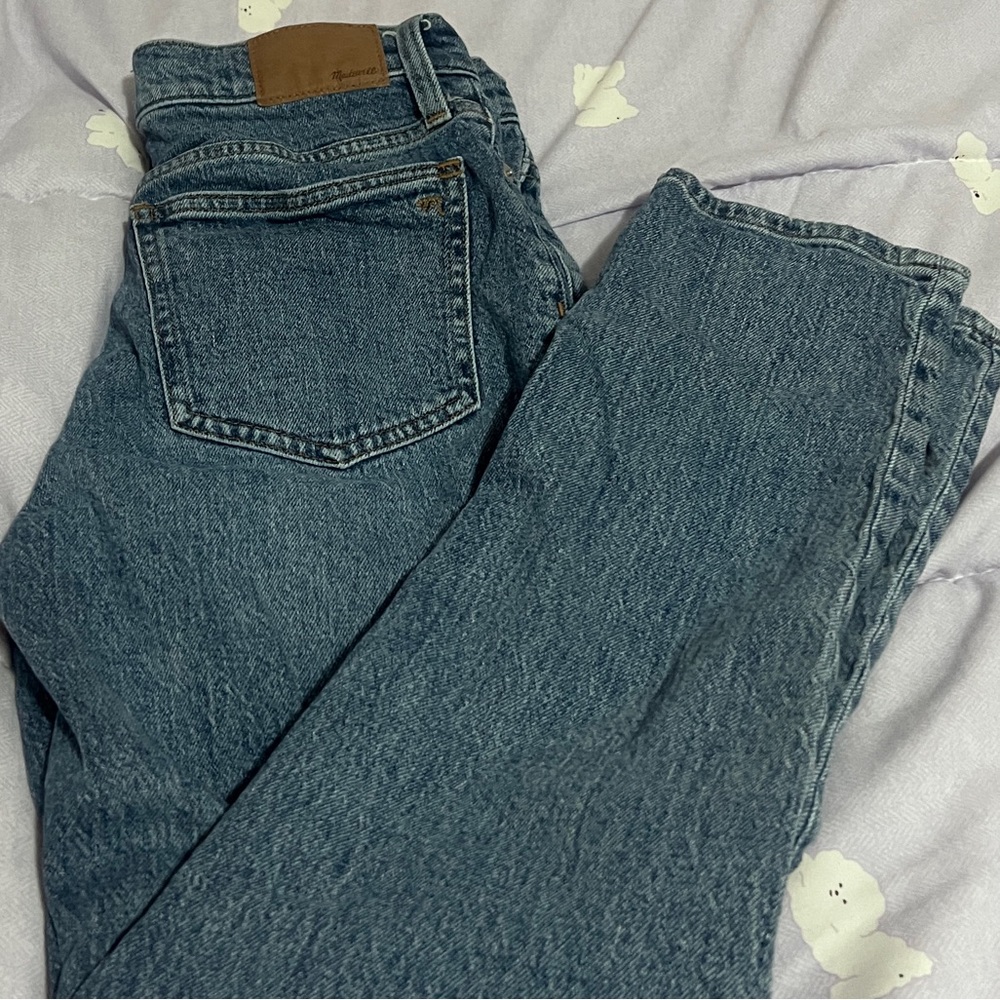 Madewell “the perfect vintage jeans” size 26 medium wash jeans